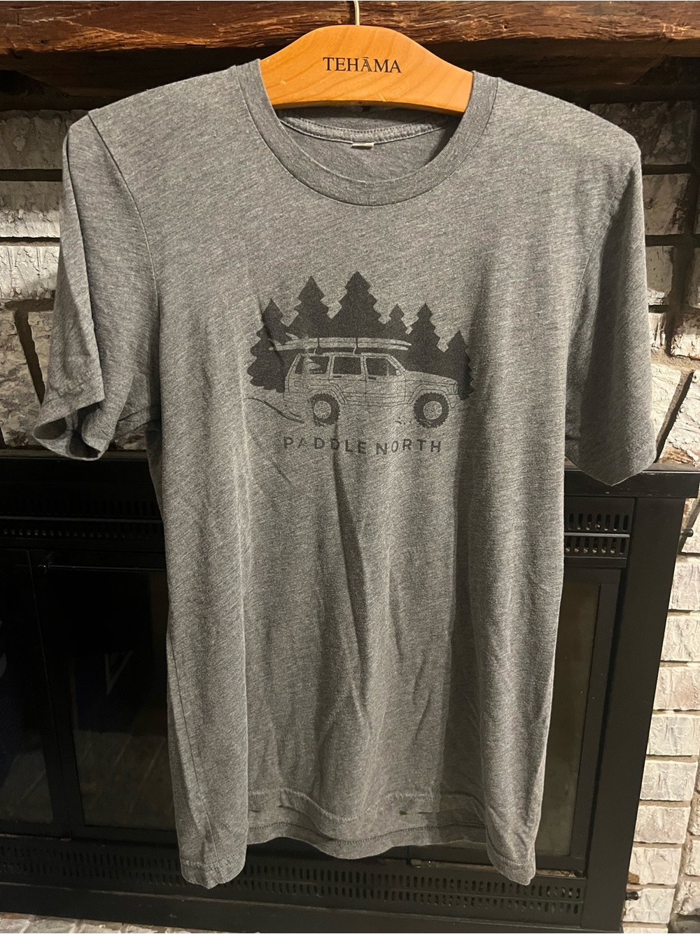 Source Unknown Gray Graphic Tee with Outdoor Van Print